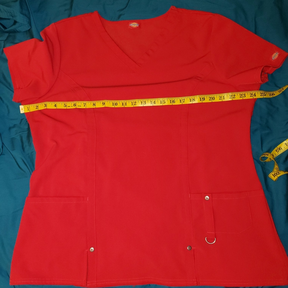 Dickies women's Xtreme stretch V-neck scrub top